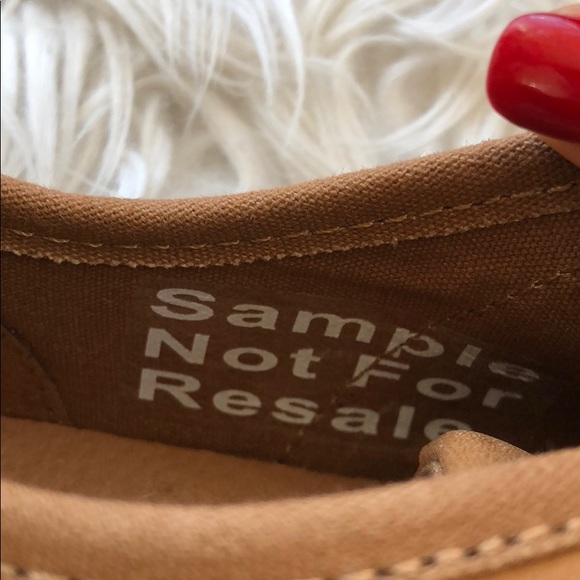 NEW • Sorel • Lace Up Sneakers Tan Women’s 7 - Picture 3 of 3